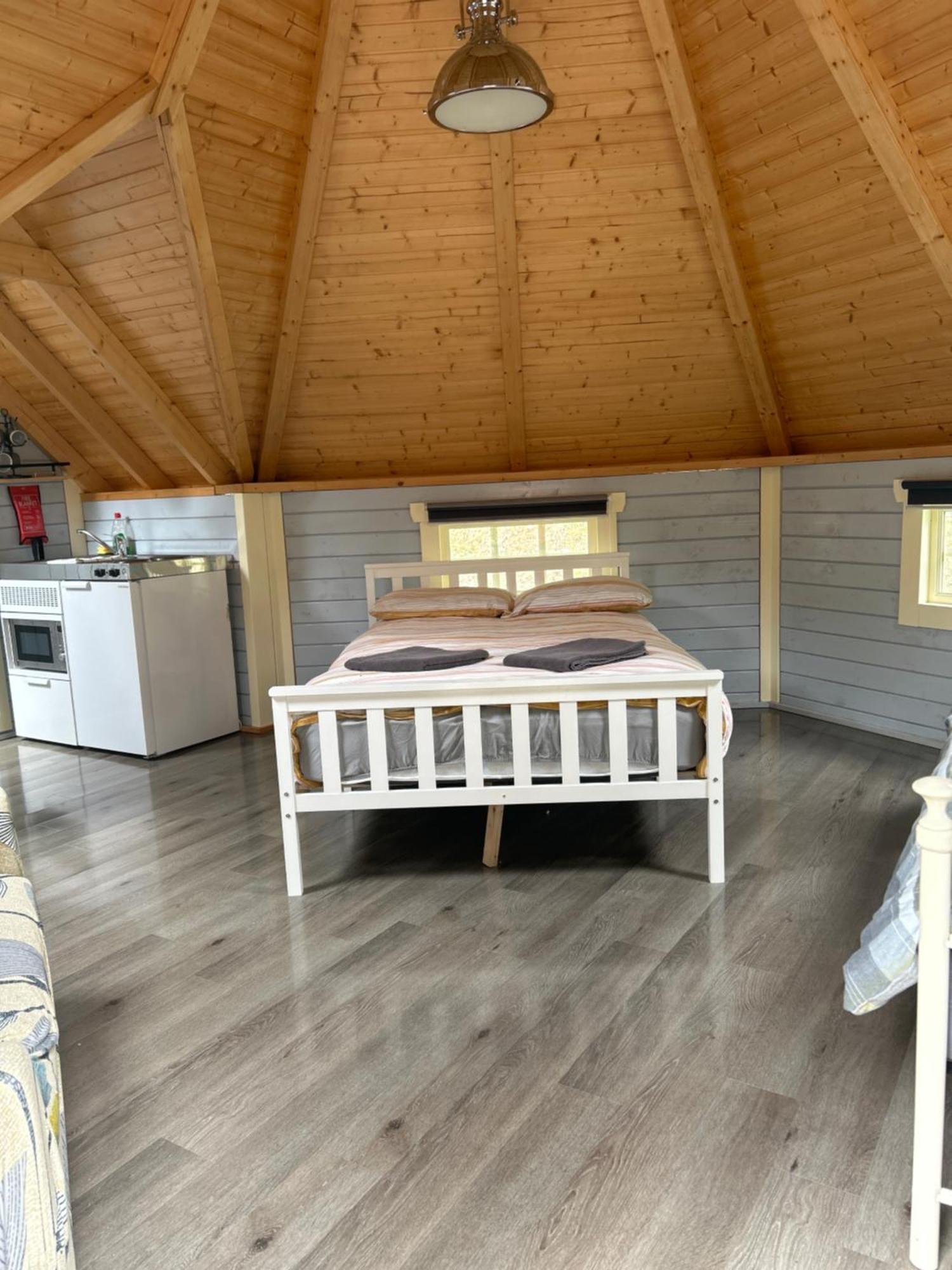 1Lochness Glam Lodges อินเวอร์เนส ภายนอก รูปภาพ